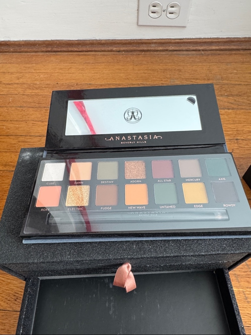 Anastasia Beverly Hills Stacked Palette Set - Picture 4 of 5